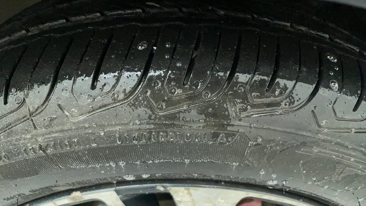 Used 2019 Tata Tigor Revotron XZA Petrol Automatic tyres RIGHT FRONT TYRE TREAD VIEW