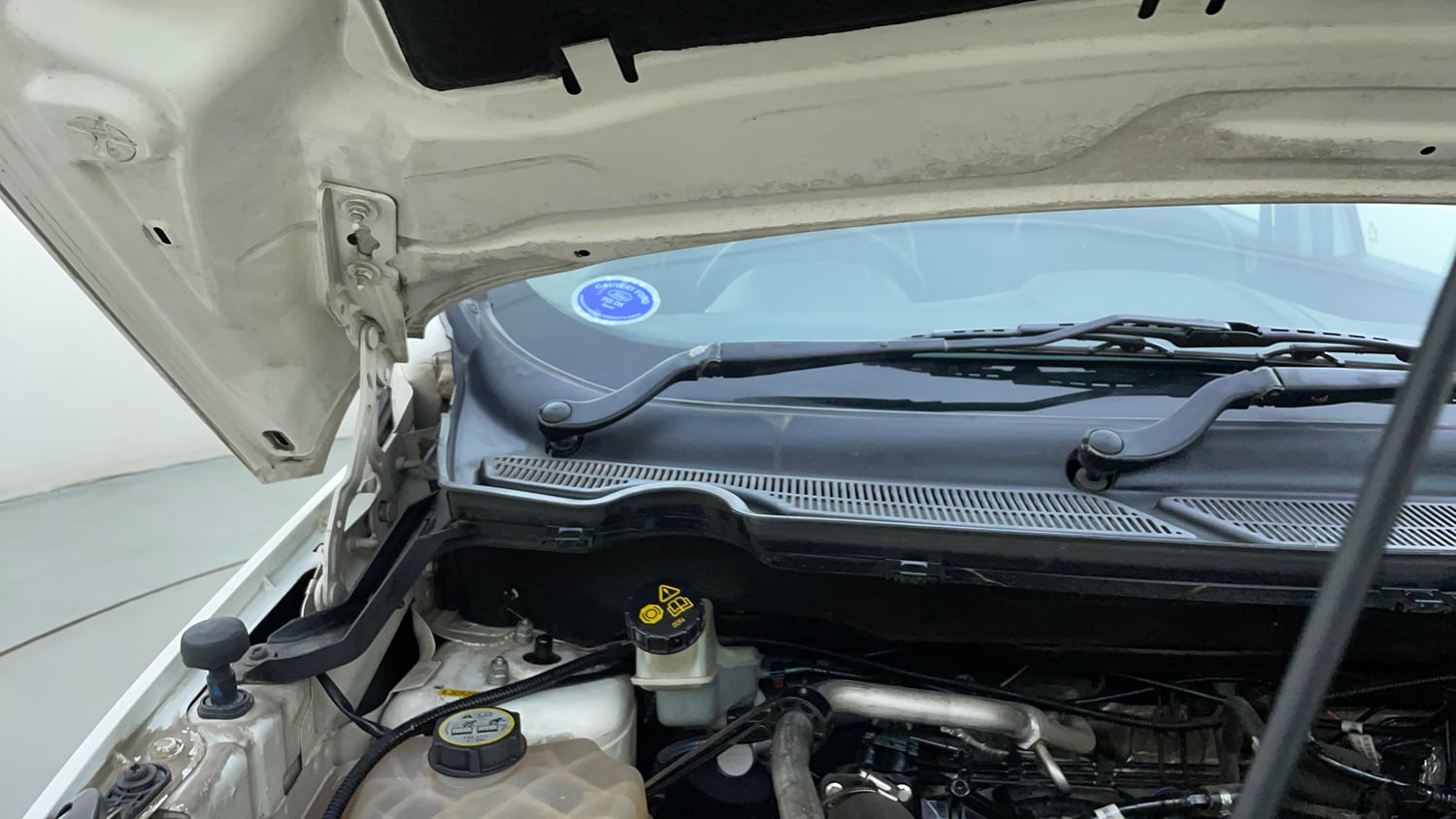 Used 2014 Ford EcoSport Titanium 1.5 TDCi (Opt) Diesel Manual engine ENGINE RIGHT SIDE HINGE & APRON VIEW