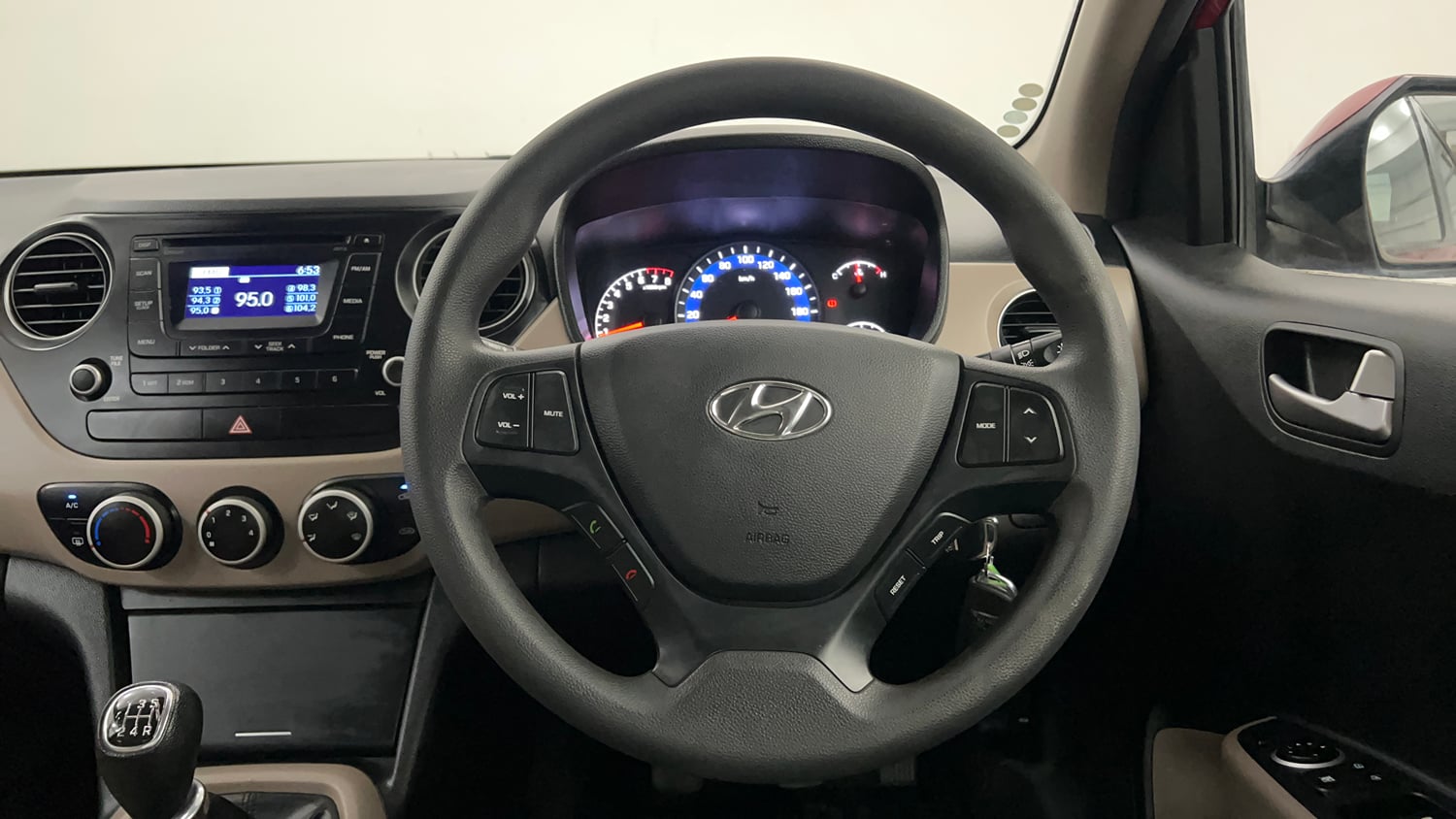 Used 2016 Hyundai Xcent SX 1.2 Petrol Manual interior STEERING VIEW