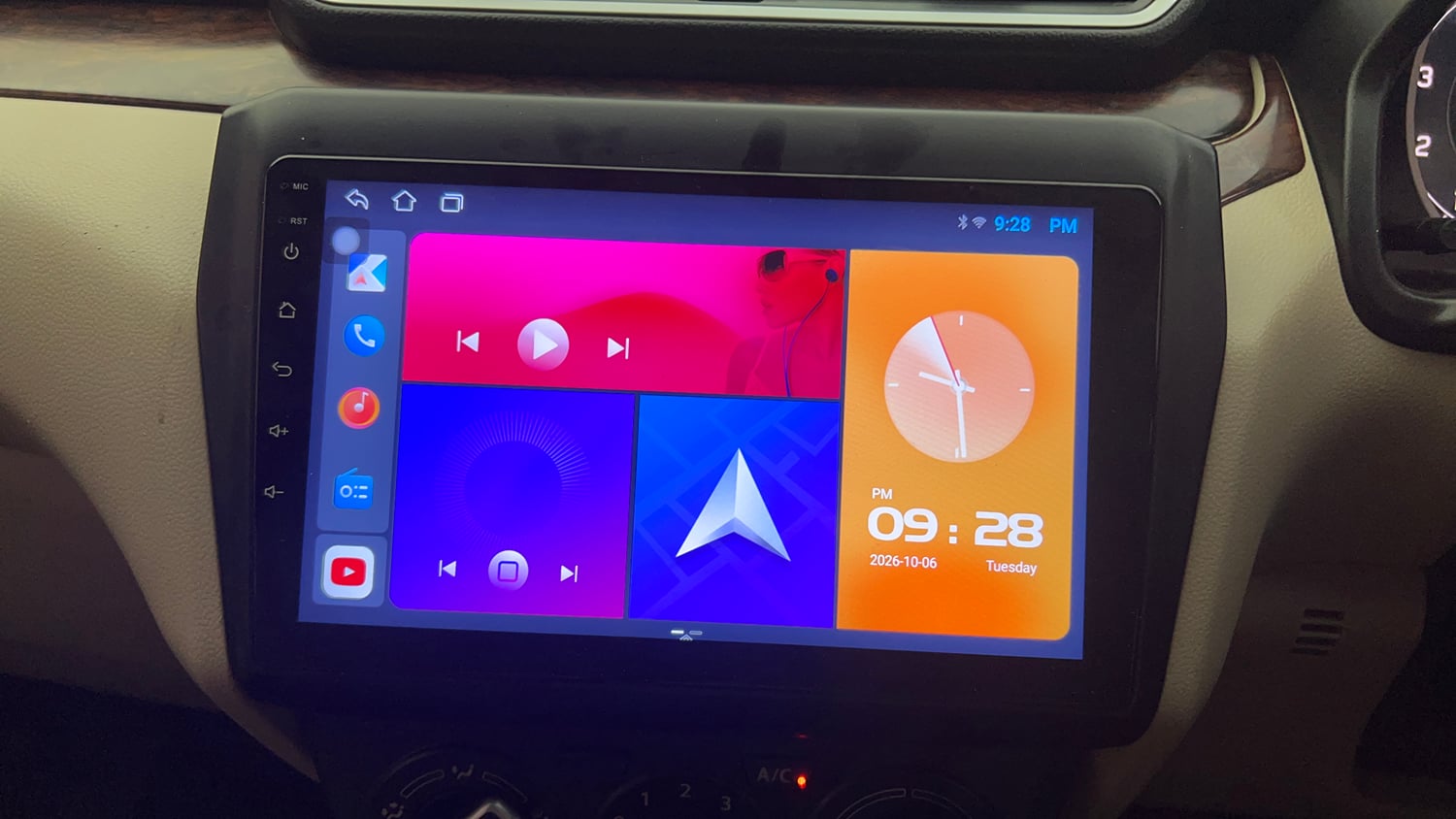 Used 2019 Maruti Suzuki Dzire VXi Petrol Manual top_features Integrated (in-dash) music system