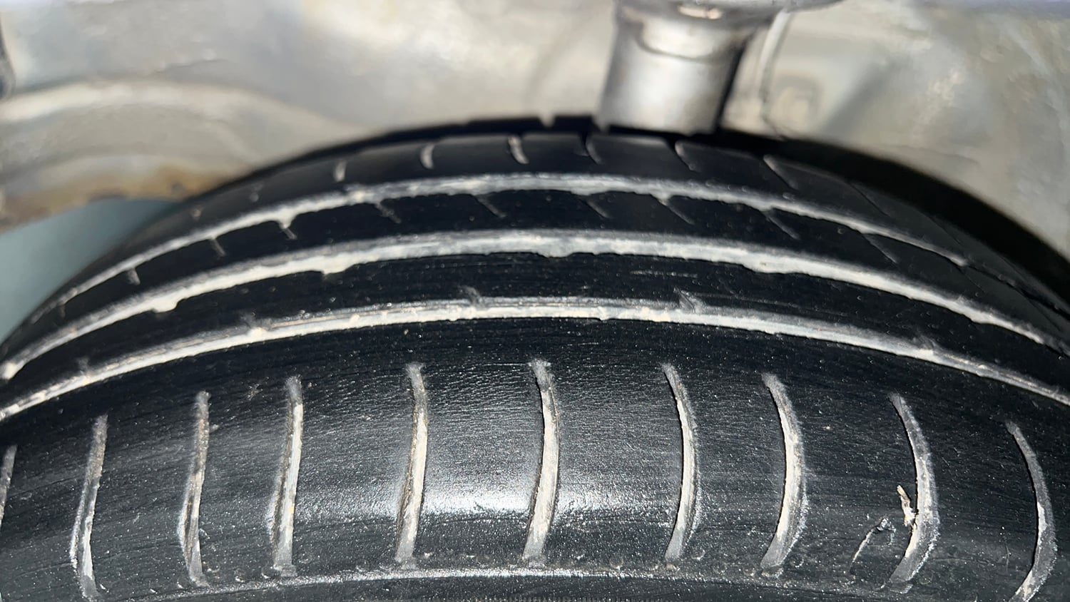 Used 2019 Maruti Suzuki Wagon R 1.0 VXI AMT Petrol Automatic tyres LEFT FRONT TYRE TREAD VIEW