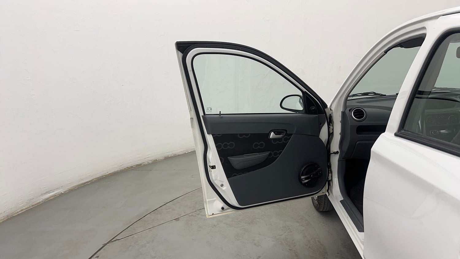 Used 2014 Maruti Suzuki Alto 800 Lxi Petrol Manual interior LEFT FRONT DOOR OPEN VIEW