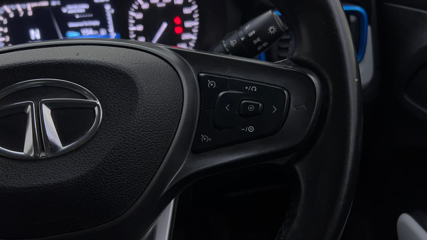 Used 2022 Tata Punch Creative AMT Petrol Automatic top_features Cruise control