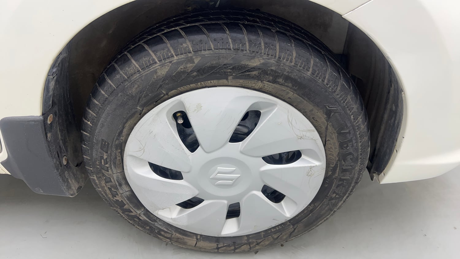 Used 2019 Maruti Suzuki Celerio VXi Petrol Manual tyres RIGHT FRONT TYRE RIM VIEW