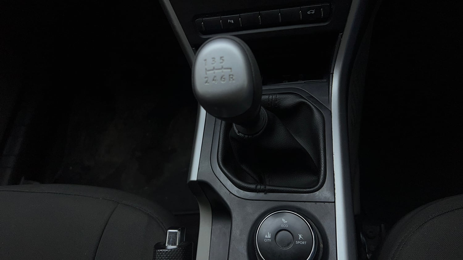 Used 2018 Tata Nexon XM Petrol Manual interior GEAR  KNOB VIEW