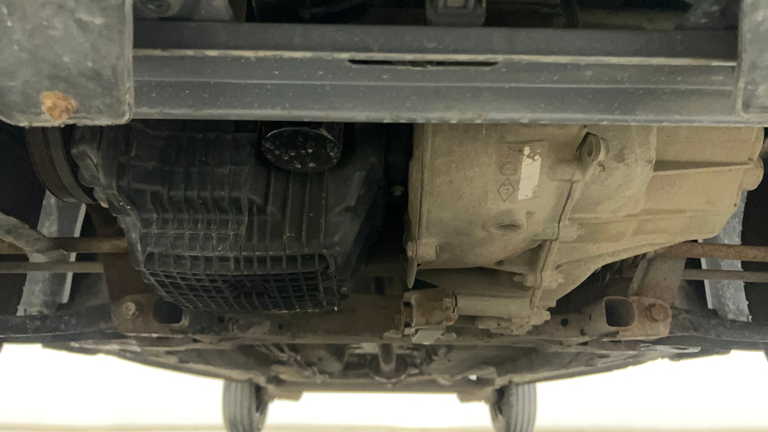 Used 2016 Renault Kwid RXL Petrol Manual extra FRONT LEFT UNDERBODY VIEW