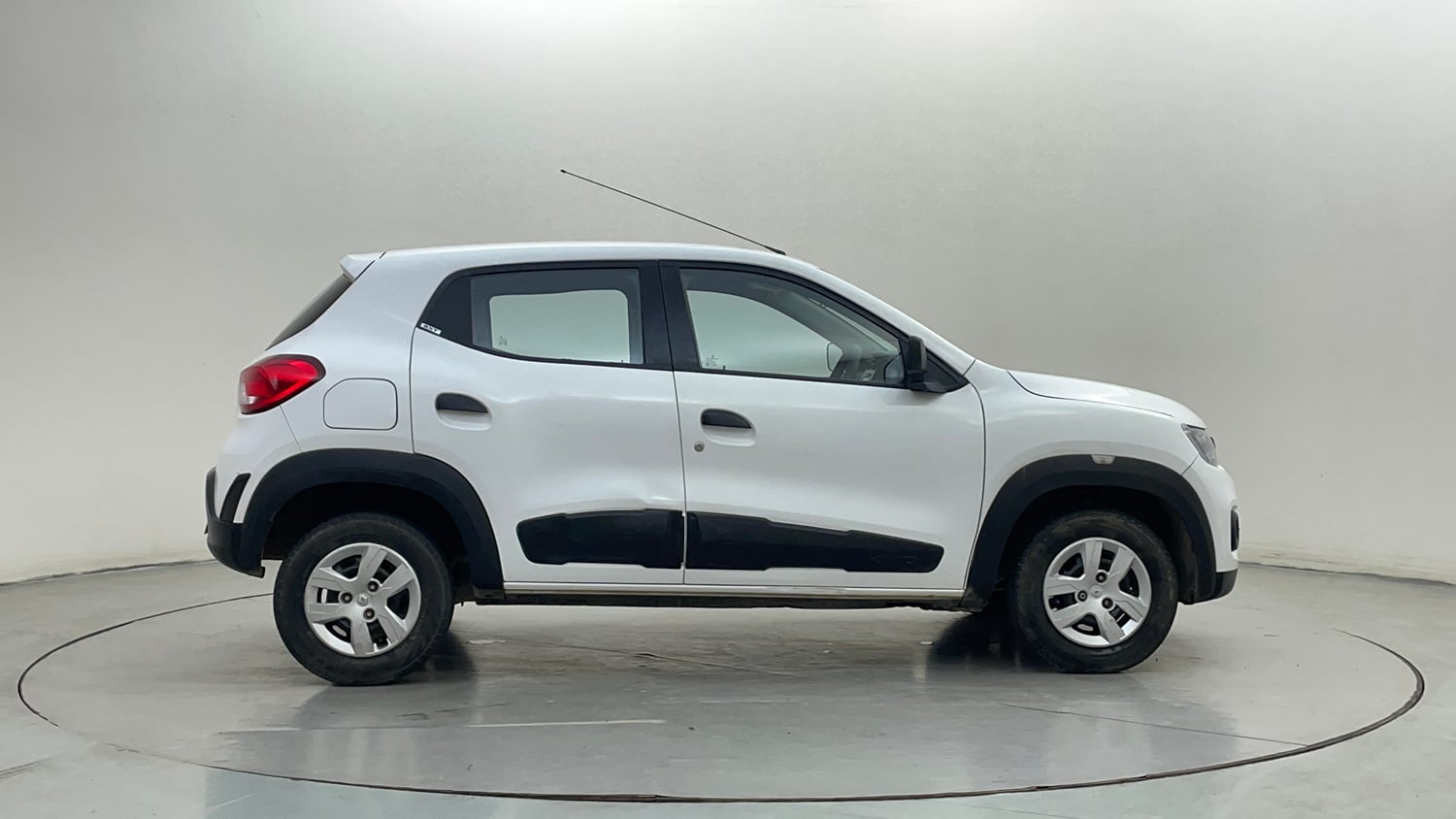Used 2015 Renault Kwid RXT Petrol Manual exterior RIGHT SIDE VIEW