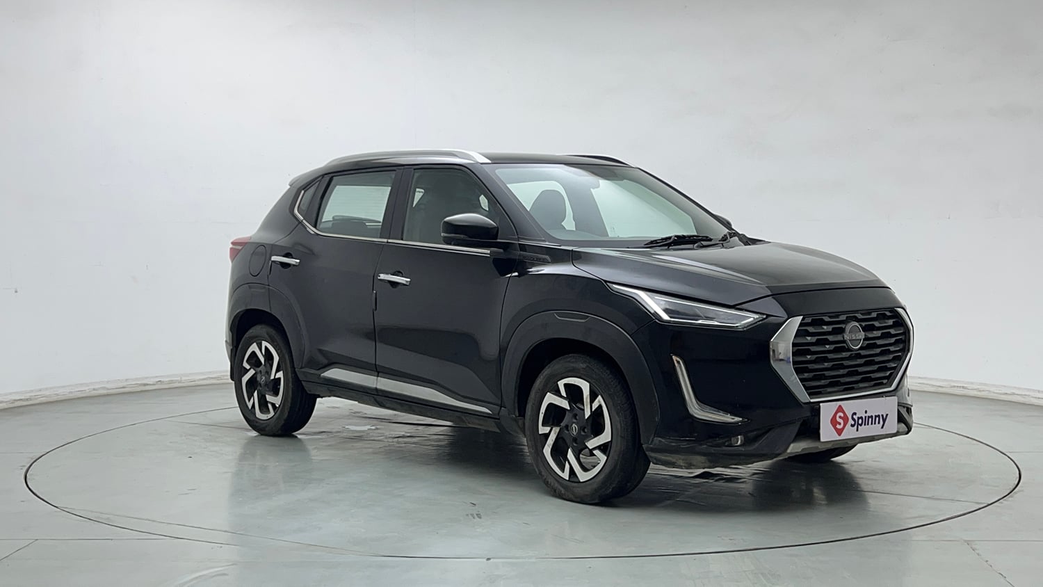Used 2022 Nissan Magnite XV Premium Turbo CVT Petrol Automatic exterior RIGHT FRONT CORNER VIEW