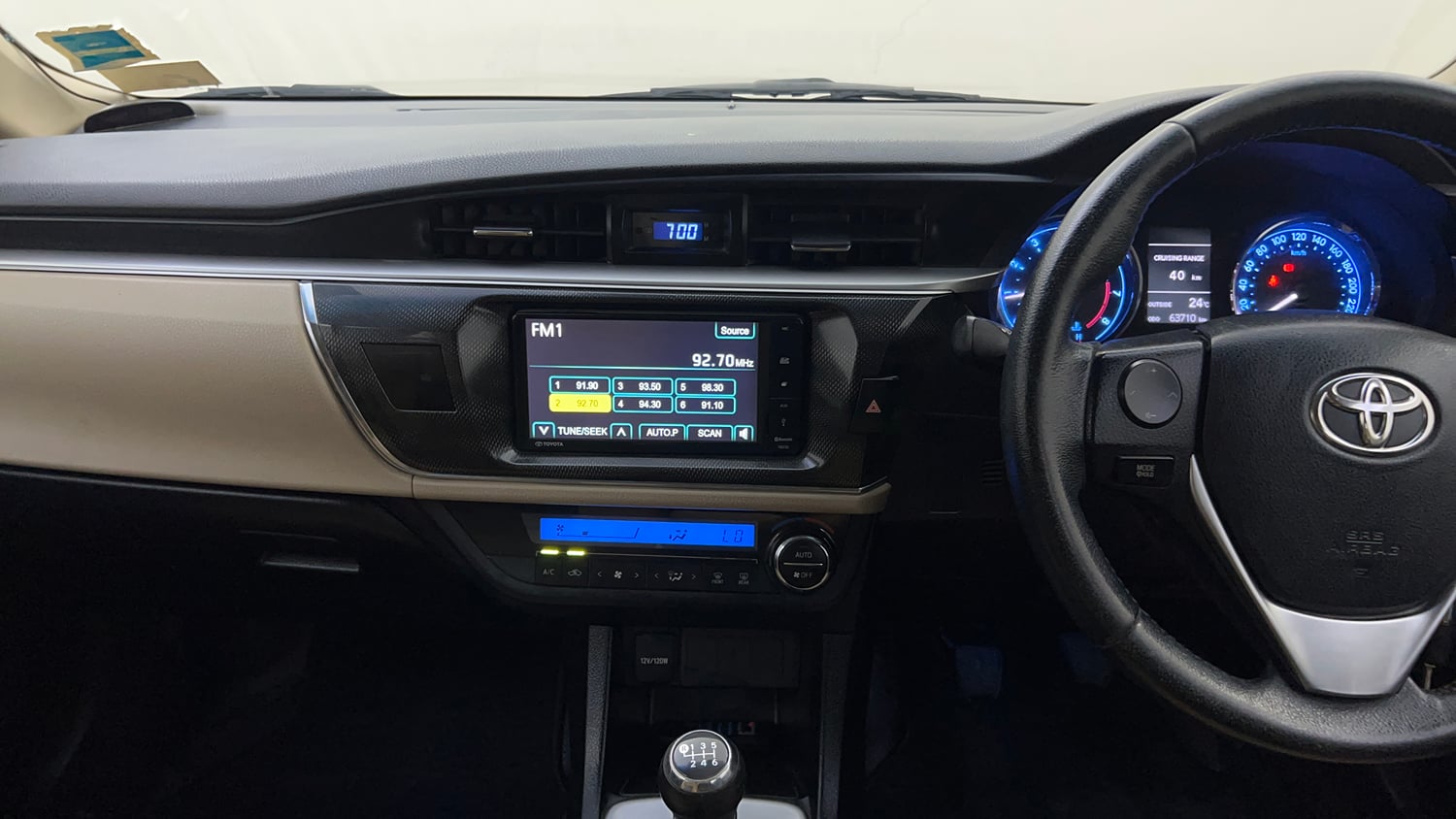 Used 2015 Toyota Corolla Altis G Petrol Petrol Manual interior MUSIC SYSTEM & AC CONTROL VIEW