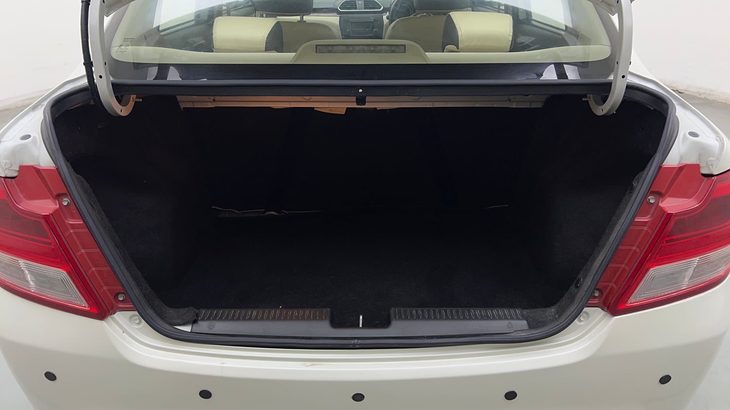 Used 2018 Maruti Suzuki Dzire VXi Petrol Manual interior DICKY INSIDE VIEW
