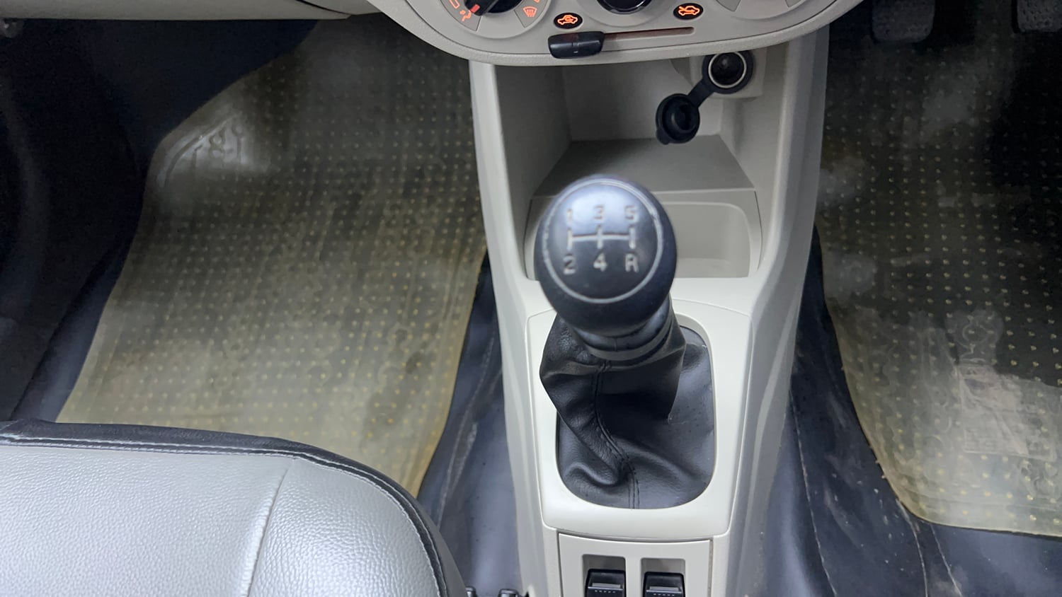 Used 2023 Maruti Suzuki Alto 800 VXi Petrol Manual interior GEAR  KNOB VIEW