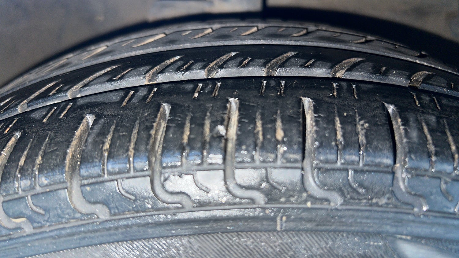 Used 2016 Maruti Suzuki Celerio ZXi AMT Petrol Automatic tyres RIGHT FRONT TYRE TREAD VIEW