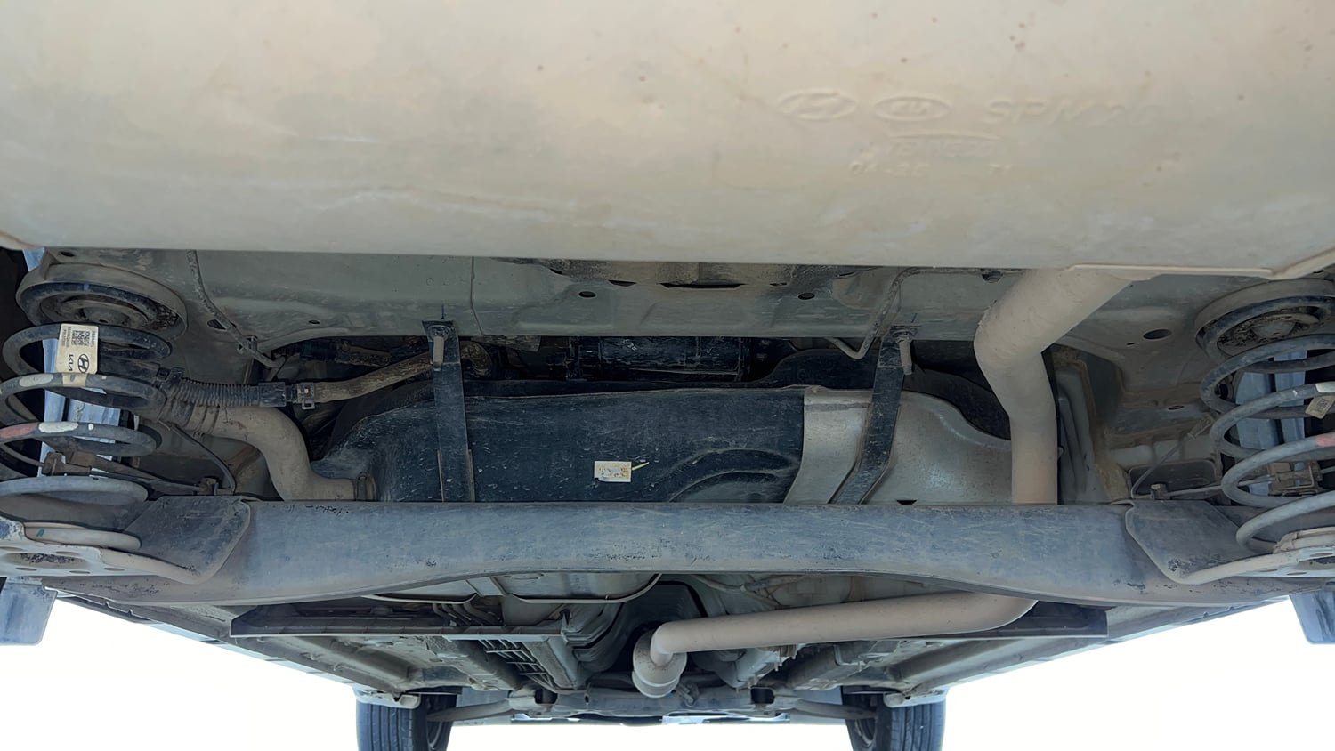Used 2025 Kia Seltos HTE (O)1.5 Petrol MT Petrol Manual extra REAR RIGHT UNDERBODY VIEW