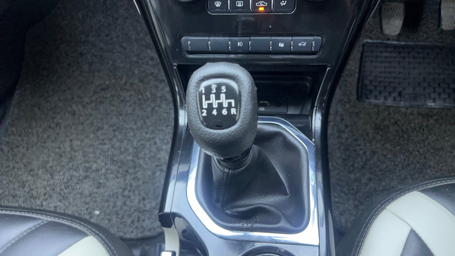 Used 2021 Tata Nexon XZ Plus Petrol Manual interior GEAR  KNOB VIEW