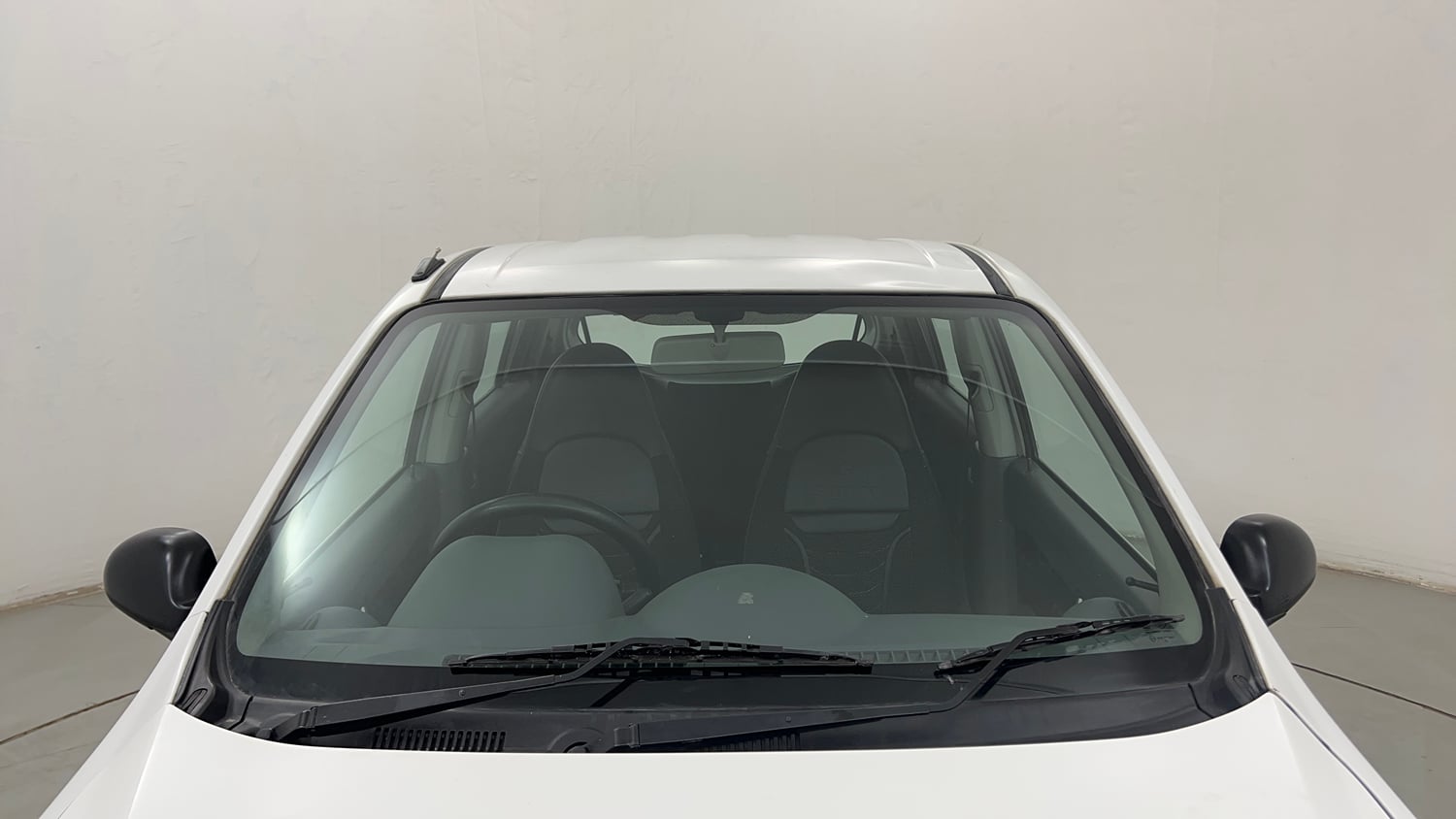 Used 2014 Maruti Suzuki Alto 800 Lxi Petrol Manual exterior FRONT WINDSHIELD VIEW