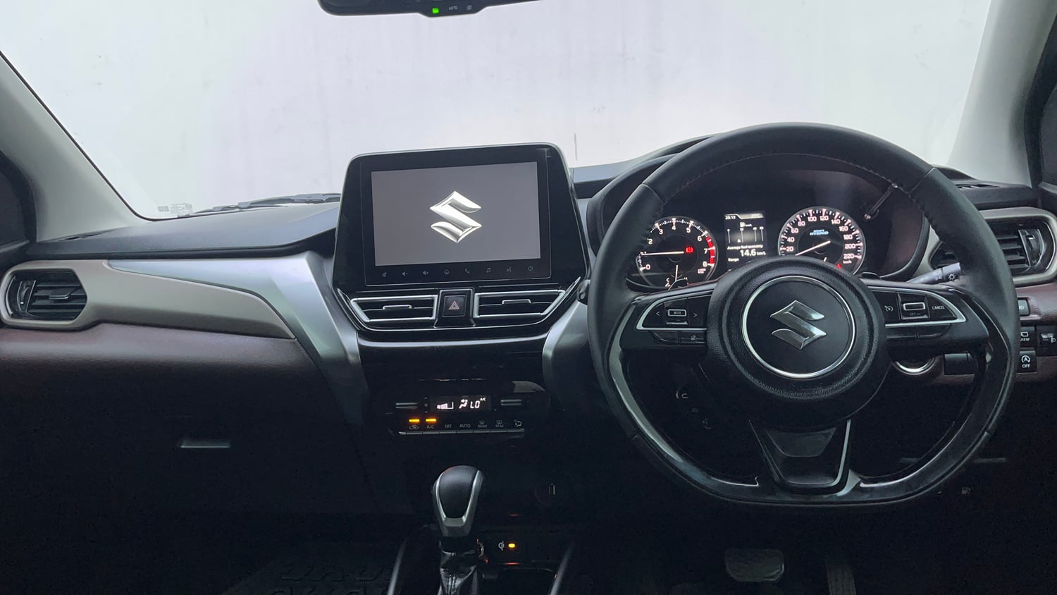 Used 2024 Maruti Suzuki Fronx Alpha 1.0L Turbo 6 AT Petrol Automatic interior DASHBOARD VIEW