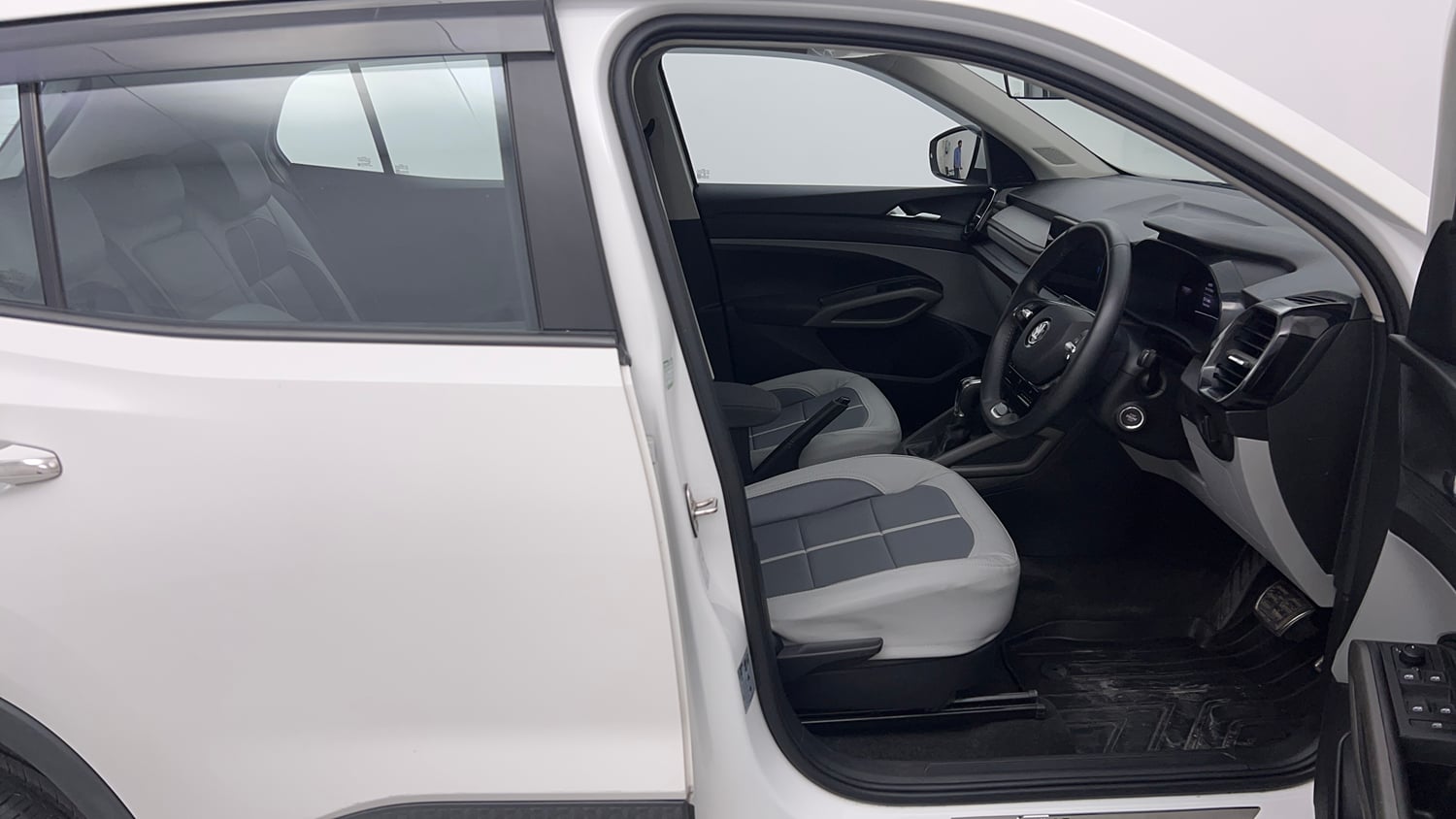 Used 2025 Skoda Kylaq Signature Plus AT Petrol Automatic interior RIGHT SIDE FRONT DOOR CABIN VIEW