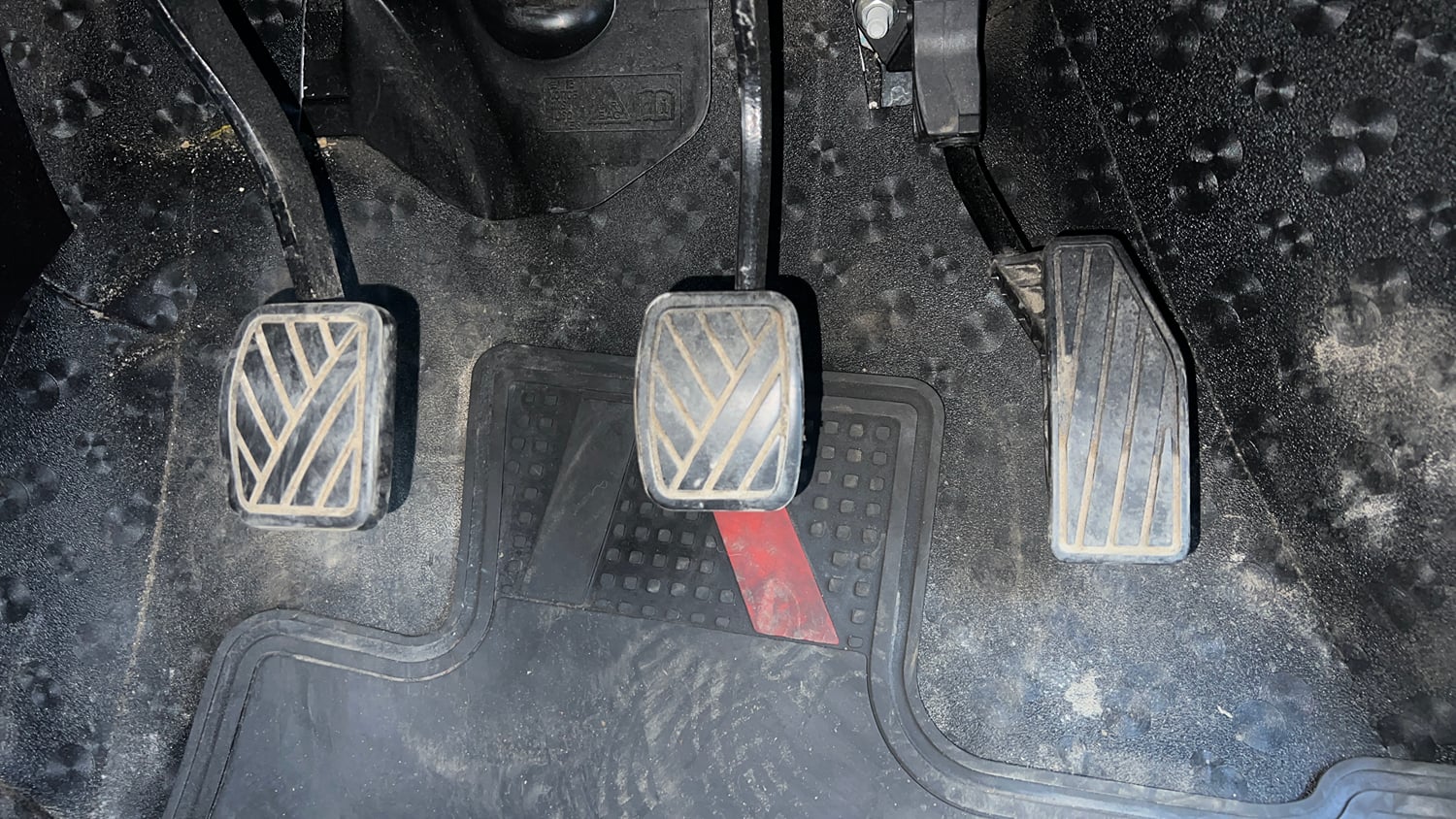 Used 2023 Maruti Suzuki Swift VXi Petrol Manual interior PEDALS VIEW
