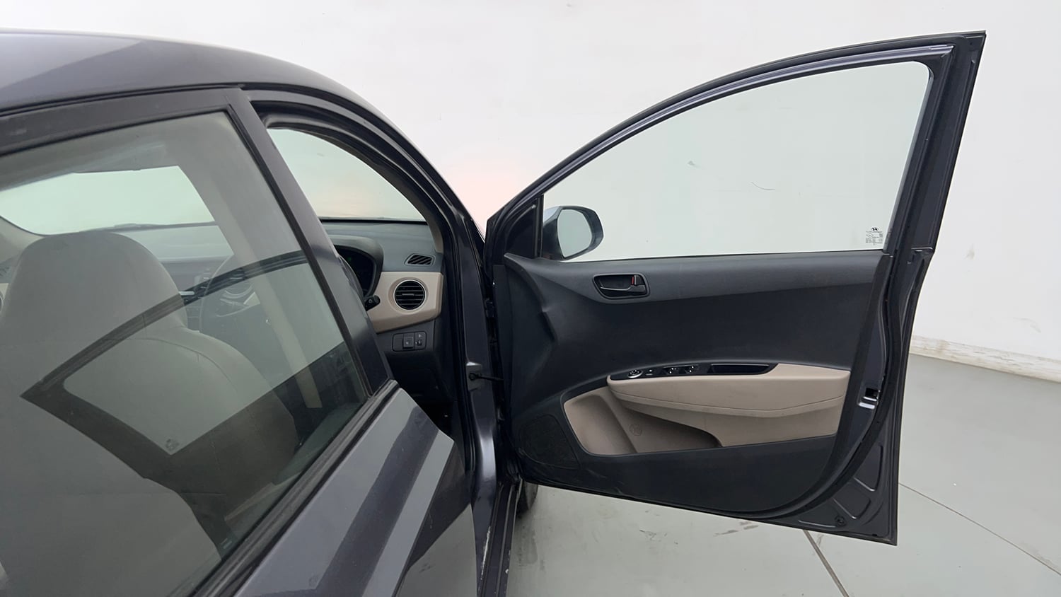 Used 2018 Hyundai Xcent E+ CNG (Outside Fitted) Cng Manual interior RIGHT FRONT DOOR OPEN VIEW