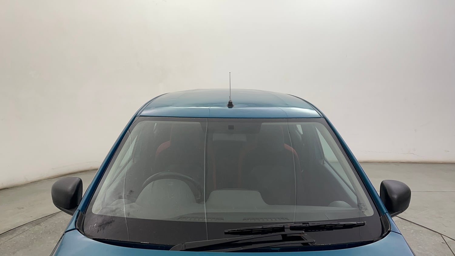 Used 2020 Renault Kwid RXT Petrol Manual exterior FRONT WINDSHIELD VIEW