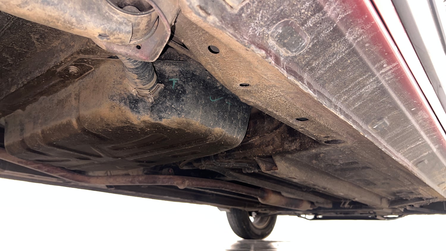 Used 2021 Renault Triber RXZ Petrol Manual extra REAR RIGHT UNDERBODY VIEW