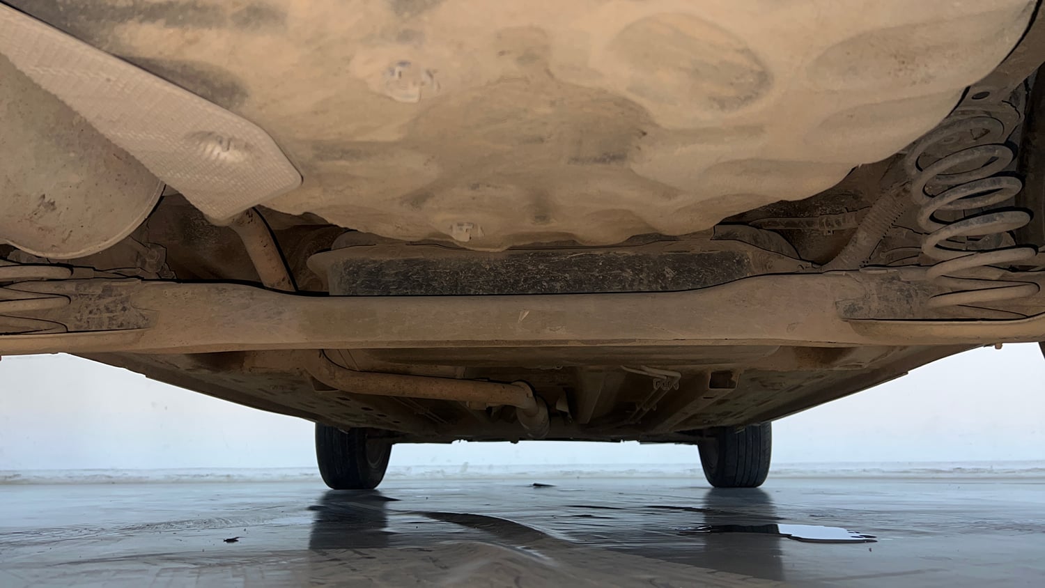 Used 2022 Nissan Magnite XV Premium Turbo CVT Petrol Automatic extra REAR UNDERBODY VIEW (TAKEN FROM REAR)