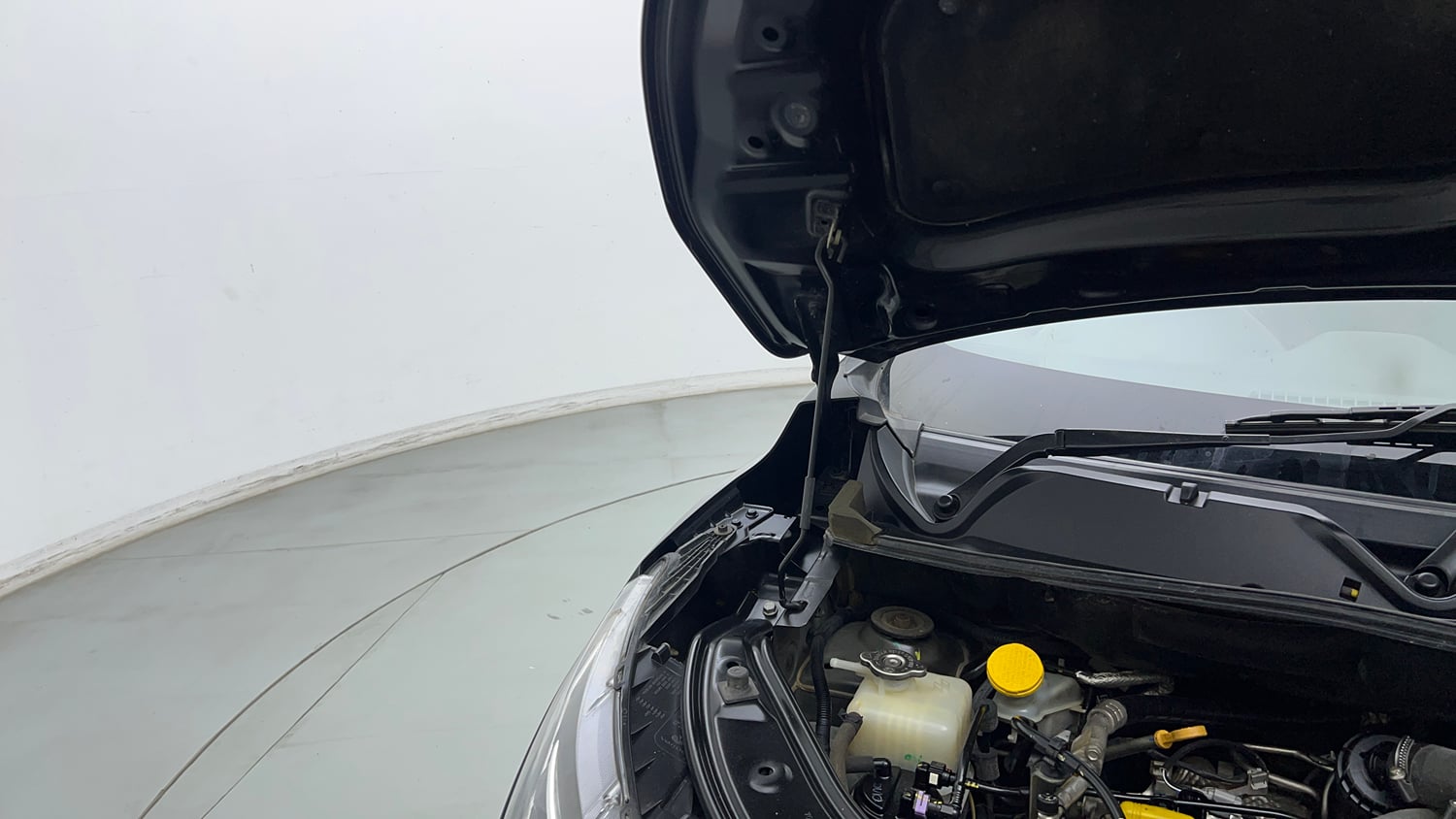 Used 2022 Nissan Magnite XV Premium Turbo CVT Petrol Automatic engine ENGINE RIGHT SIDE HINGE & APRON VIEW