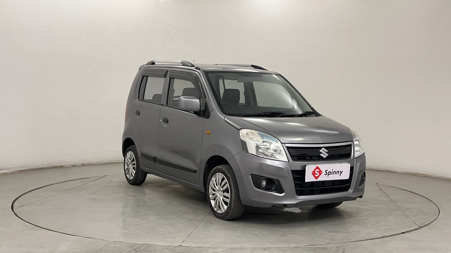 Used 2016 Maruti Suzuki Wagon R 1.0 VXI AMT Petrol Automatic exterior RIGHT FRONT CORNER VIEW