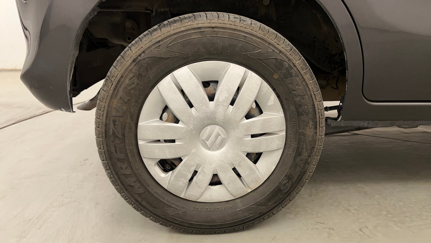 Used 2015 Maruti Suzuki Alto 800 Lxi Petrol Manual tyres RIGHT REAR TYRE RIM VIEW