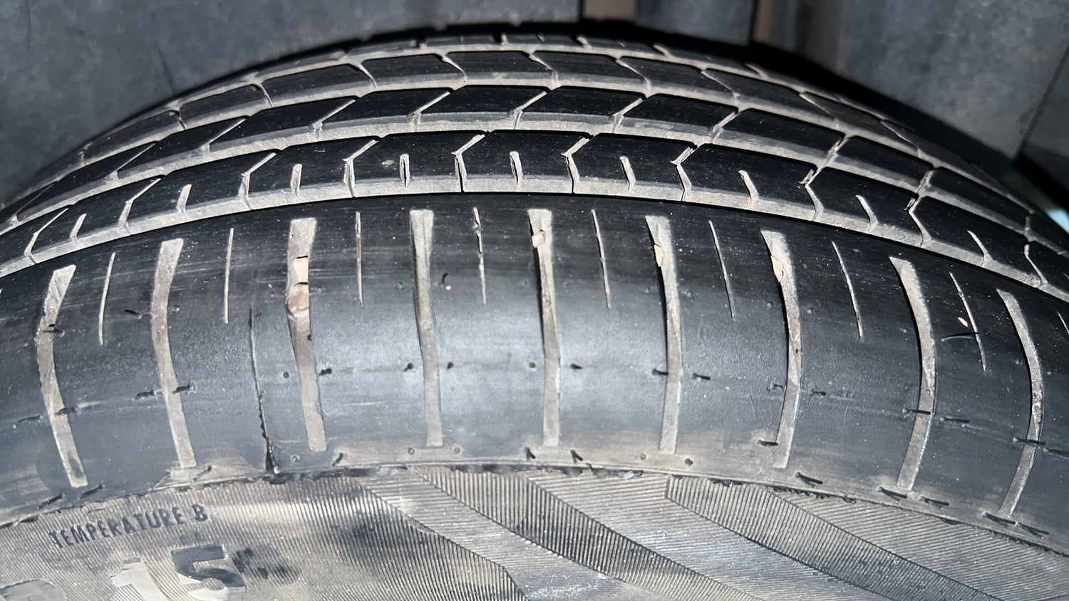 Used 2016 Maruti Suzuki Ciaz ZXi Petrol Manual tyres LEFT REAR TYRE TREAD VIEW