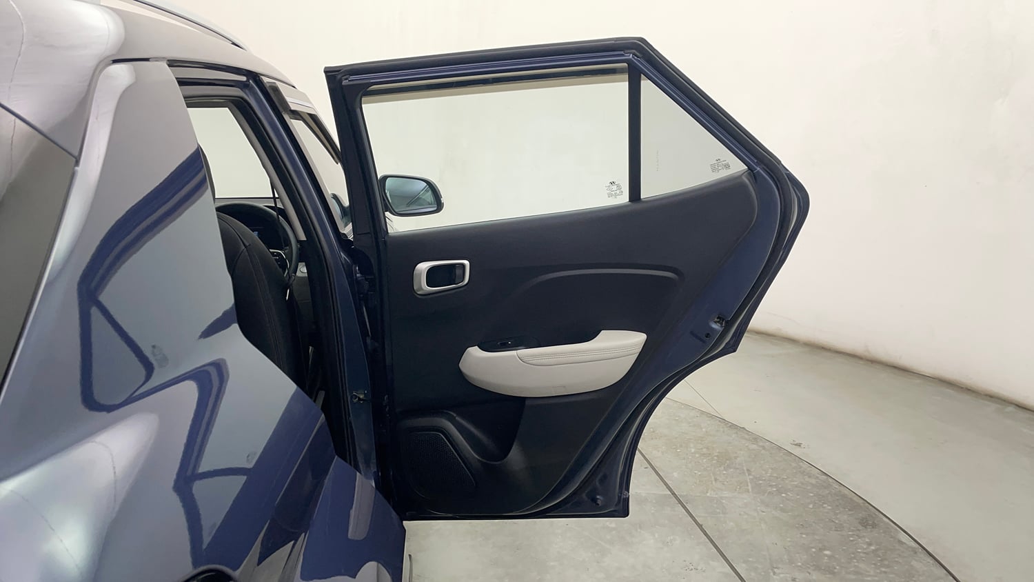Used 2023 Hyundai Venue SX (O) 1.5 CRDi Diesel Manual interior RIGHT REAR DOOR OPEN VIEW