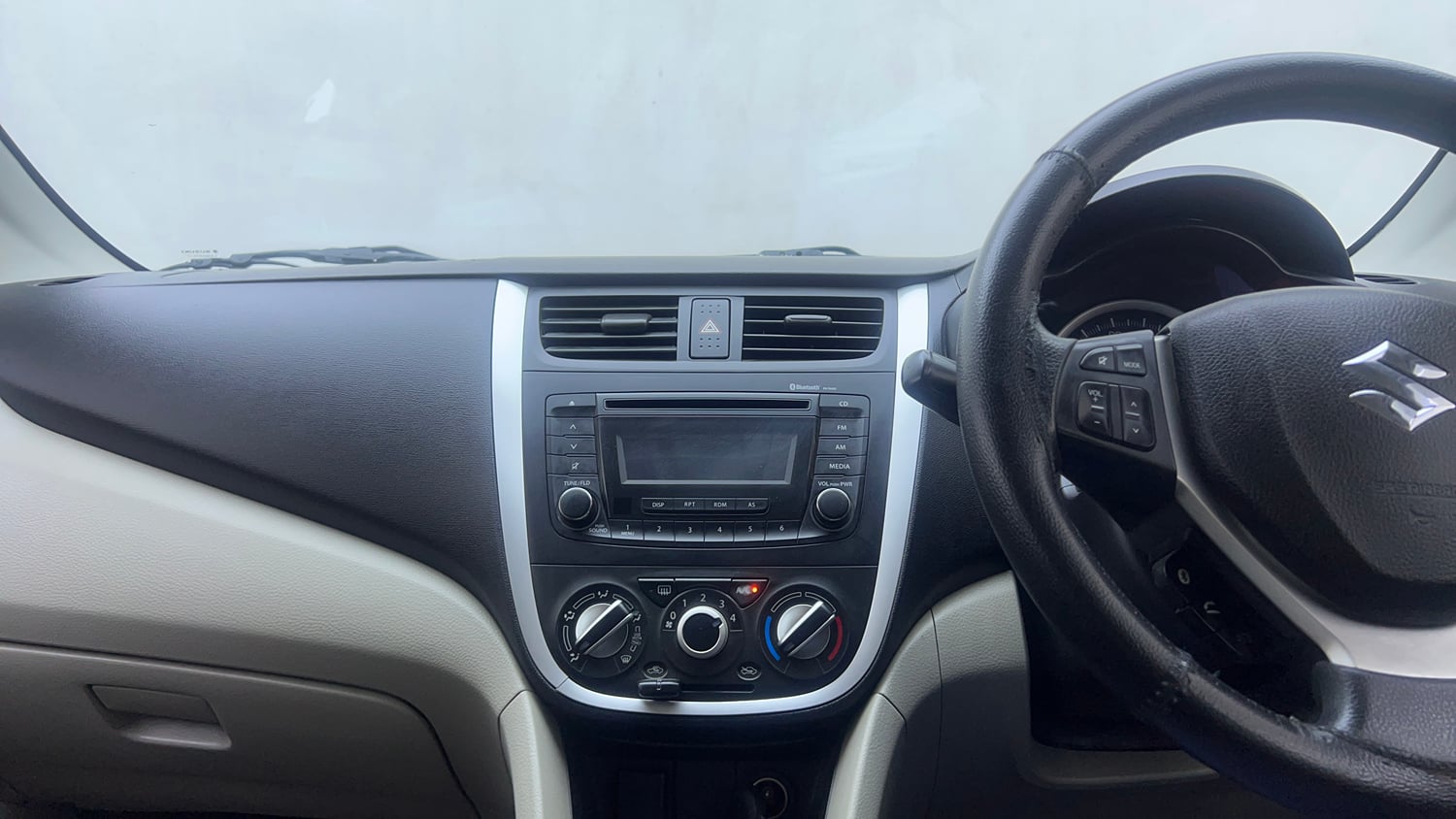 Used 2016 Maruti Suzuki Celerio ZXi AMT Petrol Automatic interior MUSIC SYSTEM & AC CONTROL VIEW