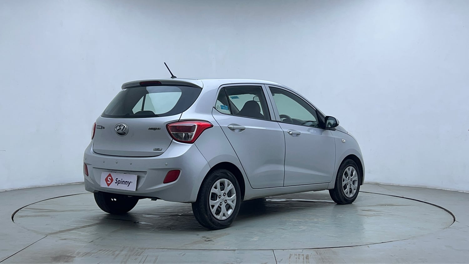 Used 2015 Hyundai Grand i10 Magna 1.2 Kappa VTVT Petrol Manual exterior RIGHT REAR CORNER VIEW