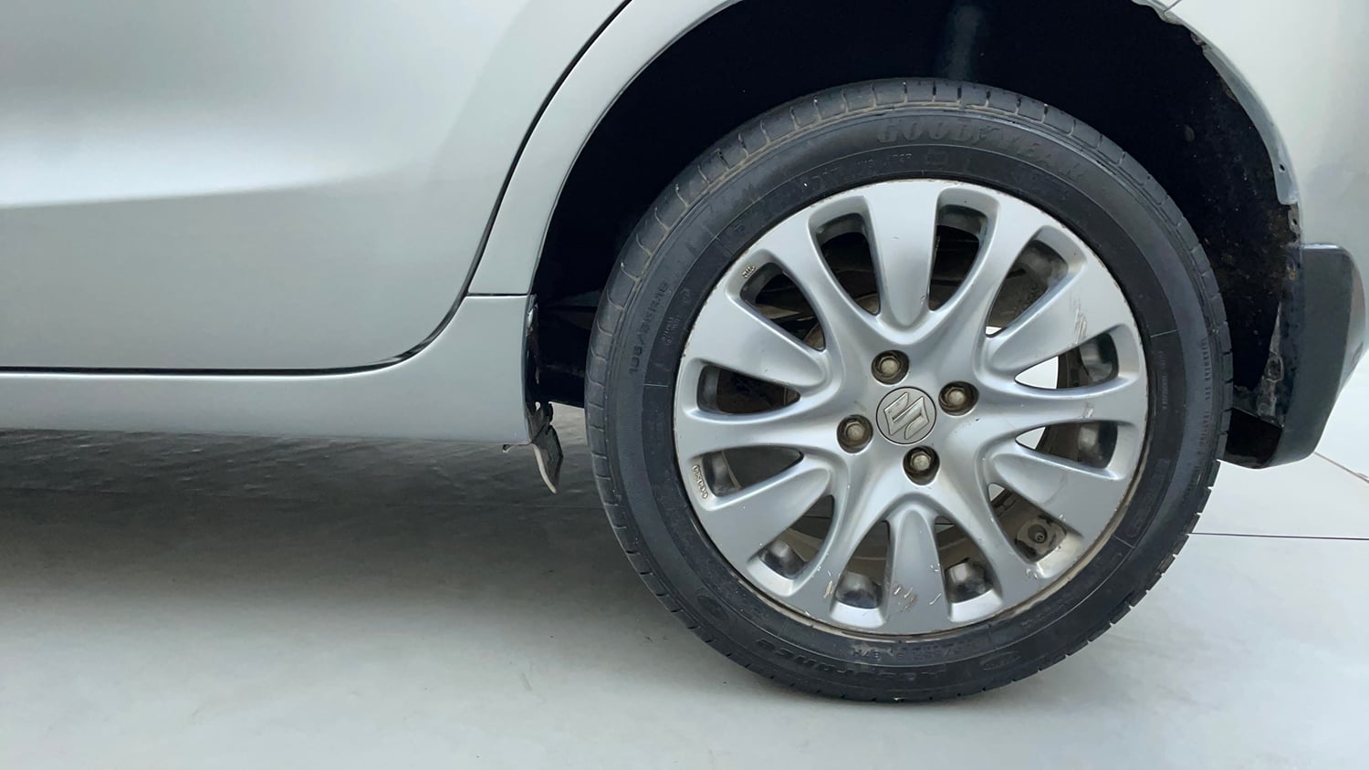 Used 2018 Maruti Suzuki Baleno Zeta 1.2 AT Petrol Automatic tyres LEFT REAR TYRE RIM VIEW