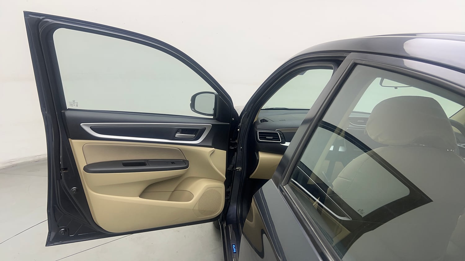 Used 2023 Honda Amaze VX 1.2 Petrol CVT Petrol Automatic interior LEFT FRONT DOOR OPEN VIEW