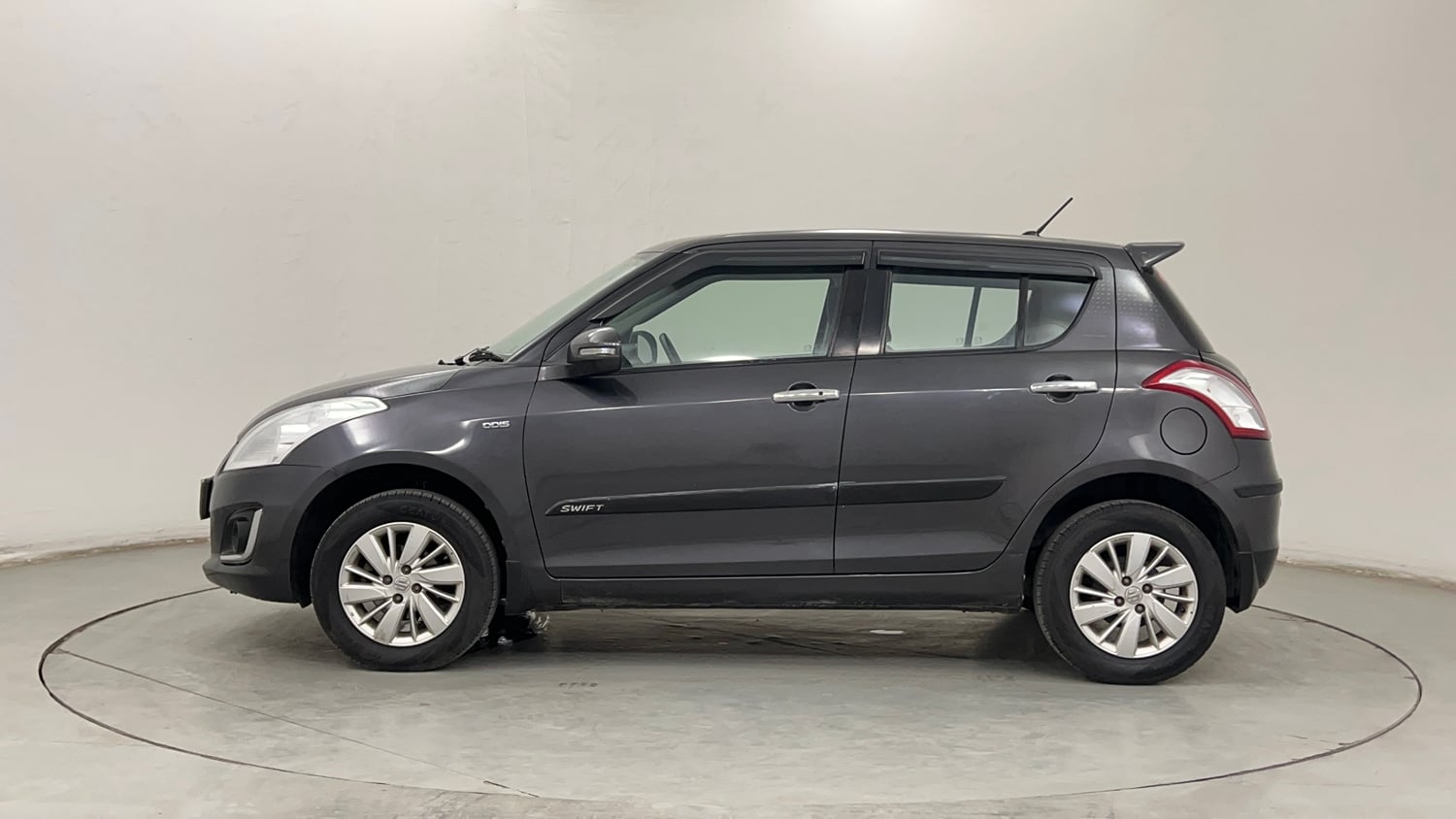 Used 2015 Maruti Suzuki Swift ZDi Diesel Manual exterior LEFT SIDE VIEW