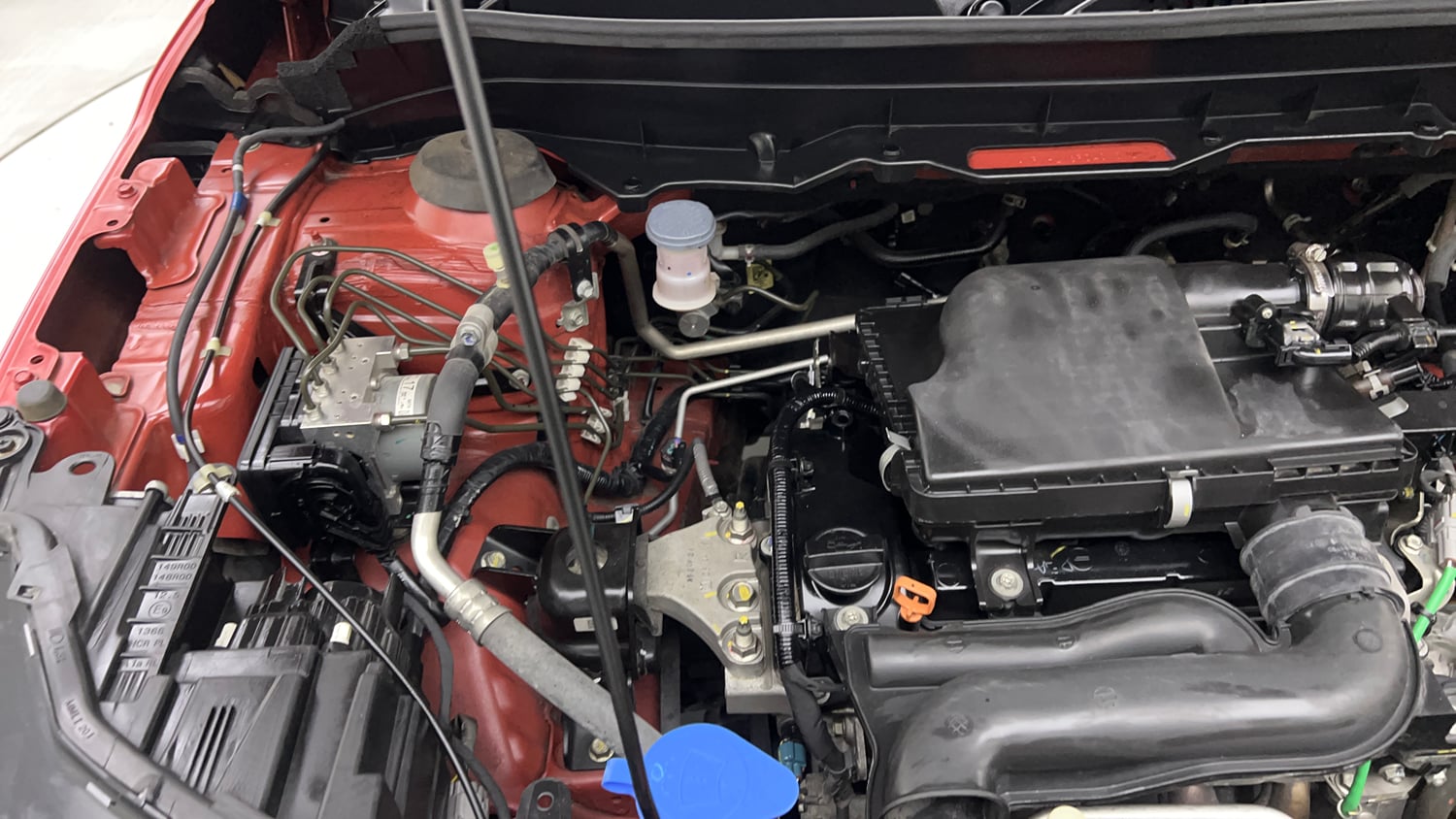 Used 2024 Maruti Suzuki Brezza Zxi Plus Dual Tone Petrol Manual engine ENGINE RIGHT SIDE VIEW