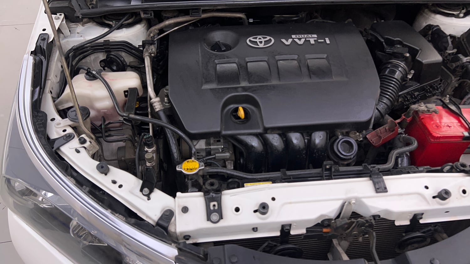Used 2015 Toyota Corolla Altis G Petrol Petrol Manual engine ENGINE RIGHT SIDE VIEW