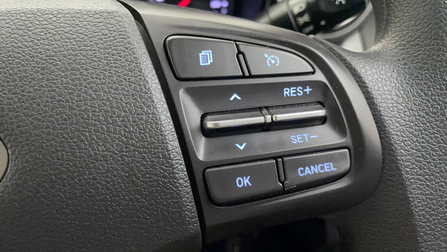 Used 2023 Hyundai Grand i10 Nios Sportz 1.2 Kappa AMT Petrol Automatic top_features Cruise control