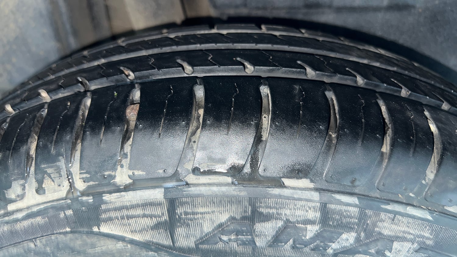 Used 2018 Maruti Suzuki Dzire VXi Petrol Manual tyres RIGHT REAR TYRE TREAD VIEW