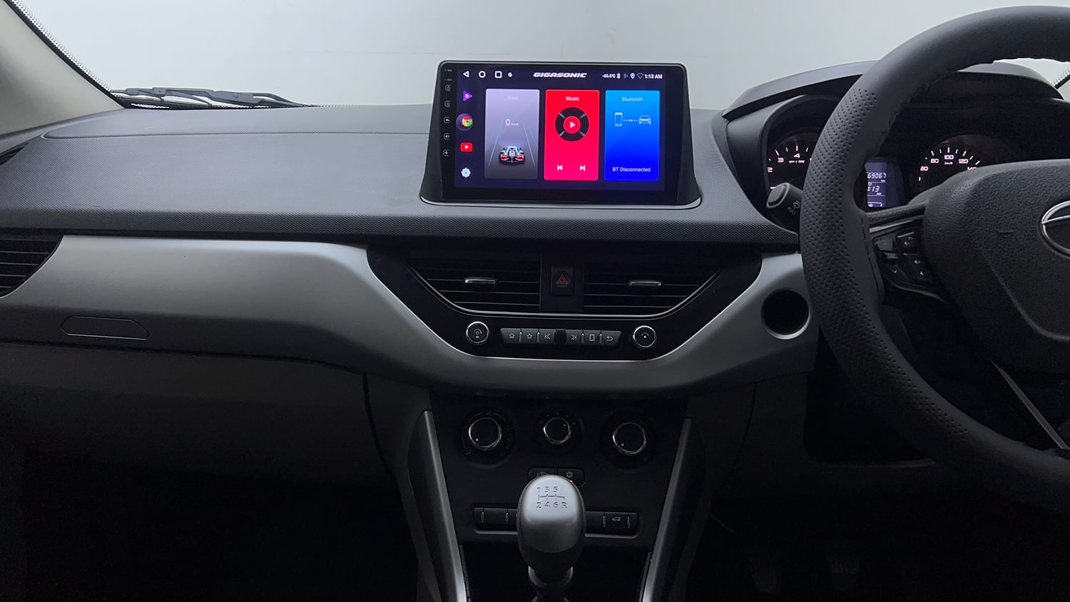 Used 2018 Tata Nexon XM Petrol Manual top_features Integrated (in-dash) music system