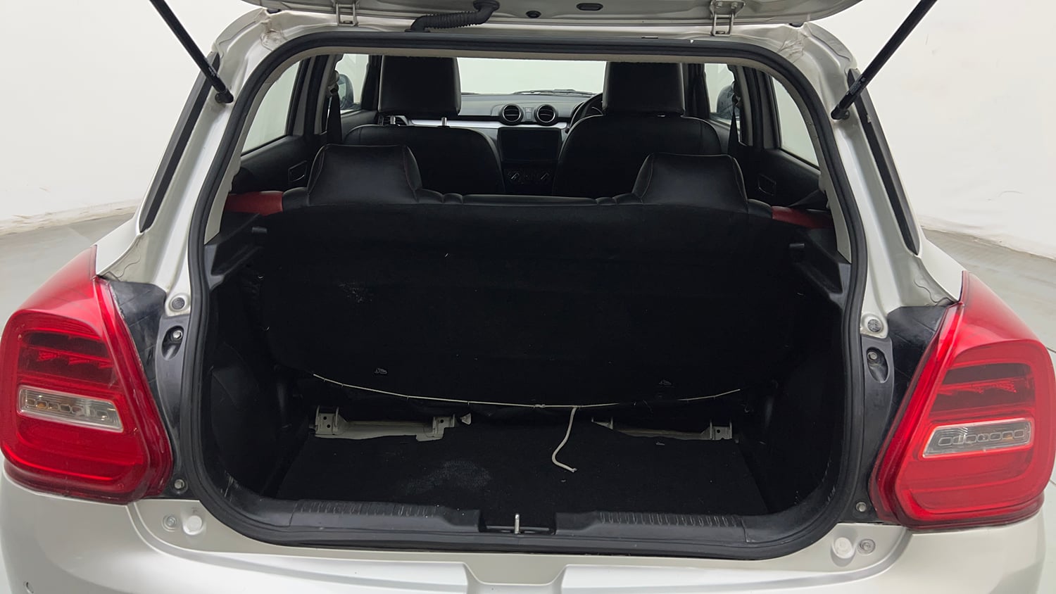Used 2021 Maruti Suzuki Swift VXi AMT Petrol Automatic interior DICKY INSIDE VIEW