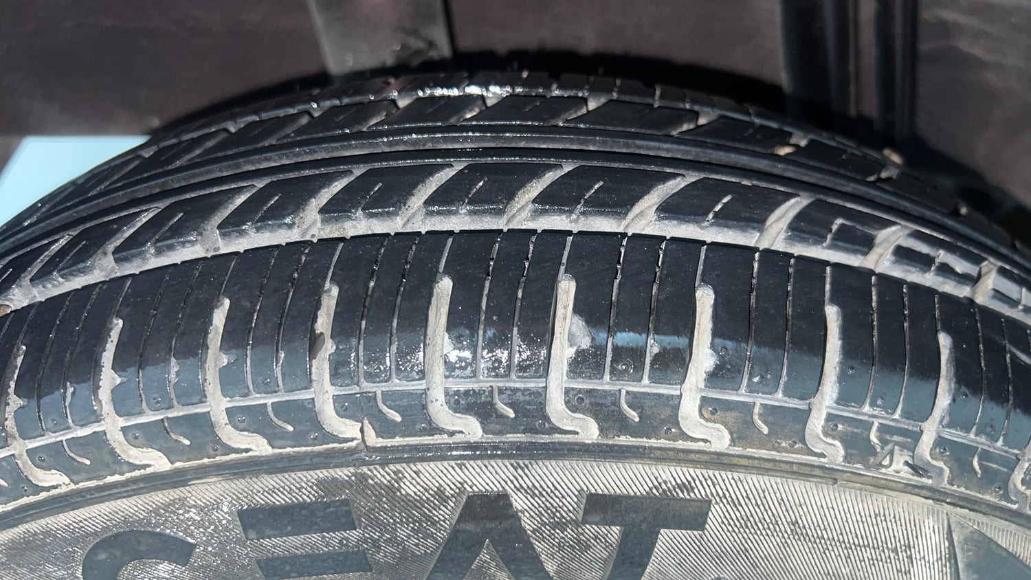 Used 2018 Datsun Redi-GO T(O) 1.0 AMT Petrol Automatic tyres RIGHT REAR TYRE TREAD VIEW