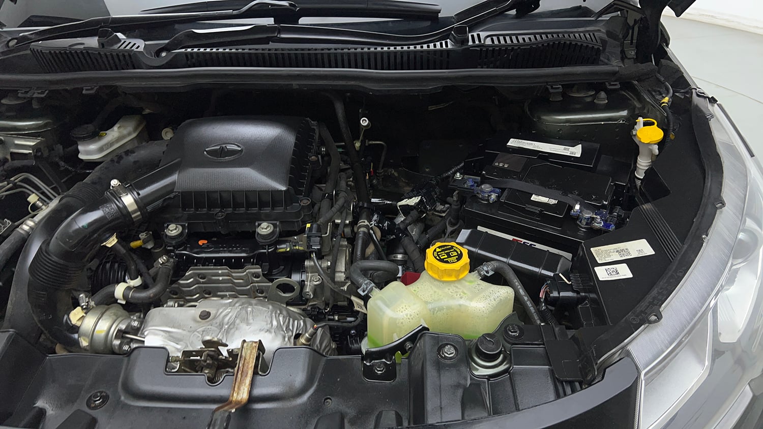Used 2022 Tata Nexon XM (S) Petrol Manual engine ENGINE LEFT SIDE VIEW