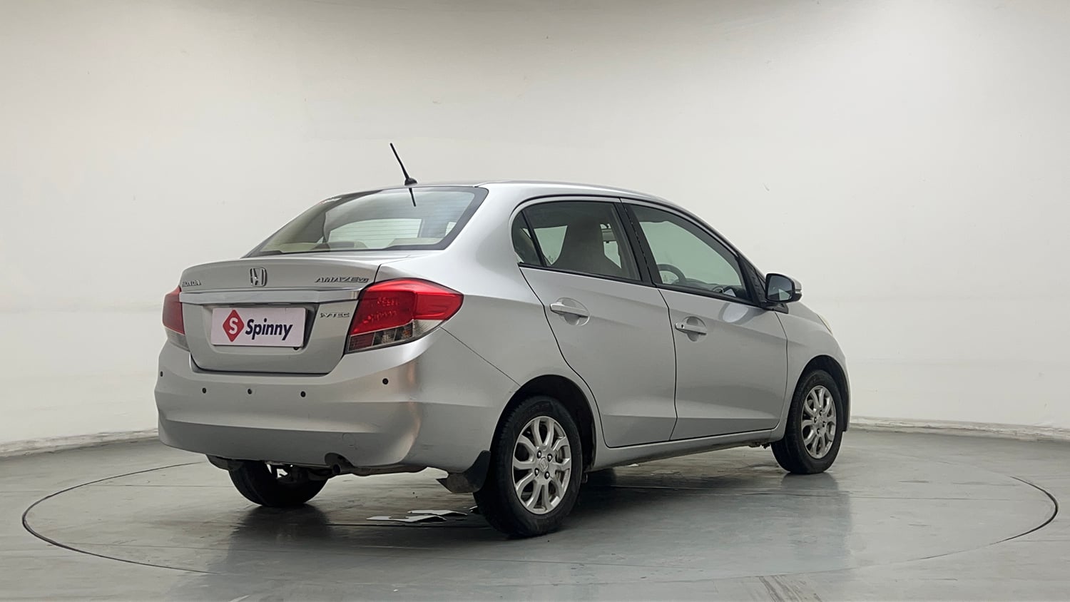 Used 2015 Honda Amaze 1.2 VX AT i-VTEC Petrol Automatic exterior RIGHT REAR CORNER VIEW
