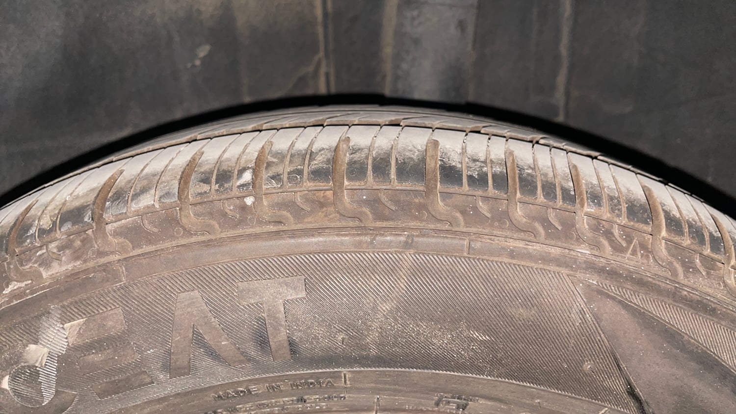 Used 2020 Renault Kwid RXT Petrol Manual tyres LEFT REAR TYRE TREAD VIEW