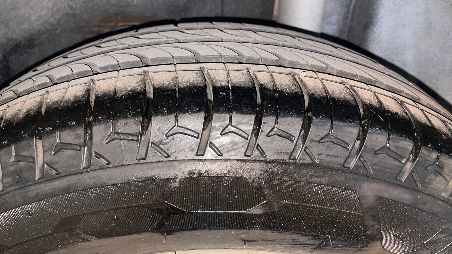 Used 2016 Ford Figo Aspire Titanium 1.2 Ti-VCT Petrol Manual tyres LEFT REAR TYRE TREAD VIEW