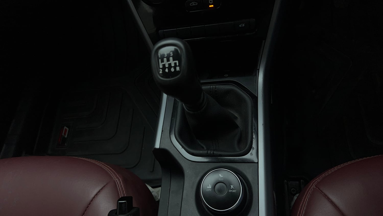 Used 2022 Tata Nexon XM (S) Petrol Manual interior GEAR  KNOB VIEW