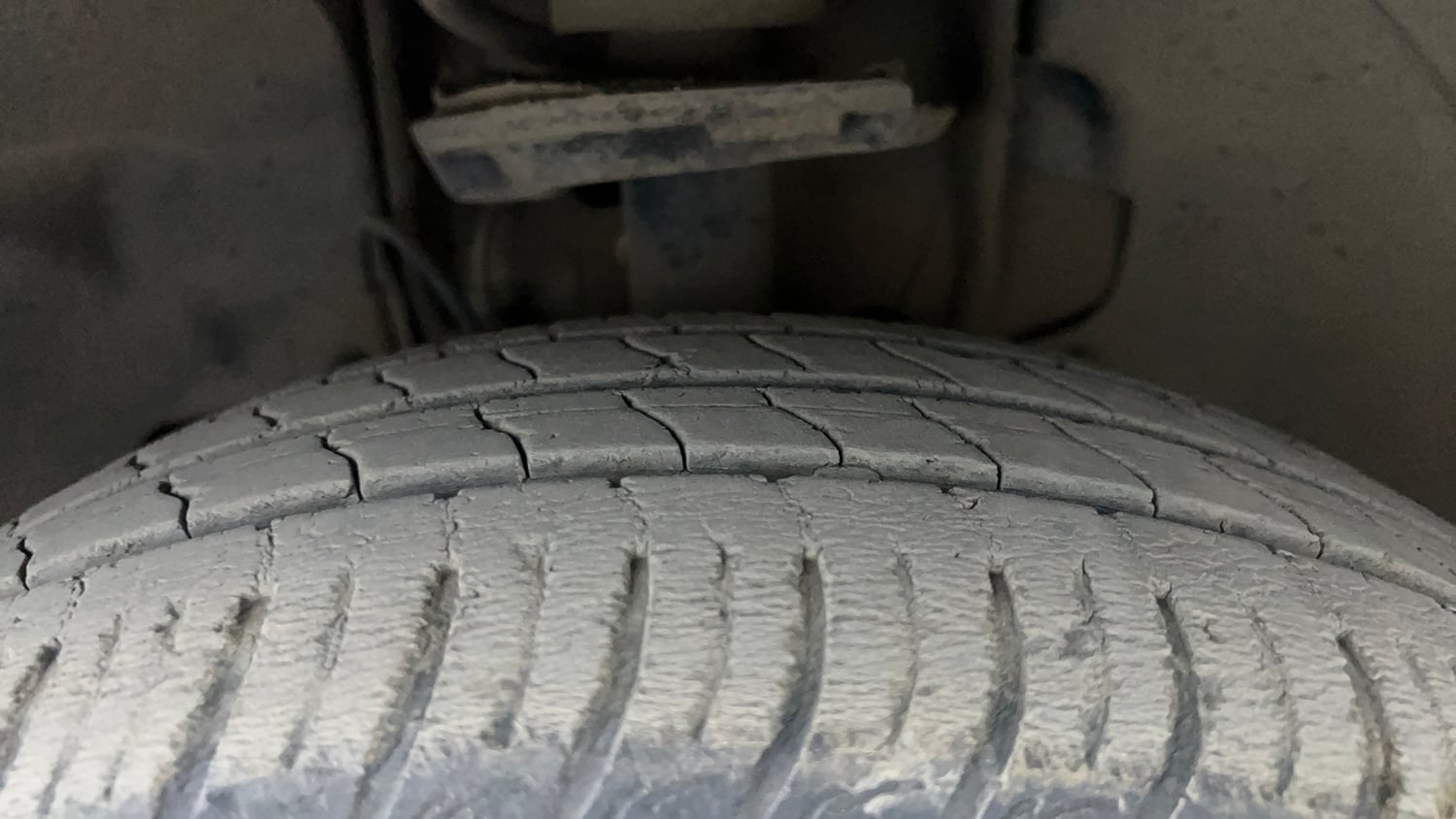 Used 2019 Tata Tiago Revotron XZA Petrol Automatic tyres LEFT FRONT TYRE TREAD VIEW