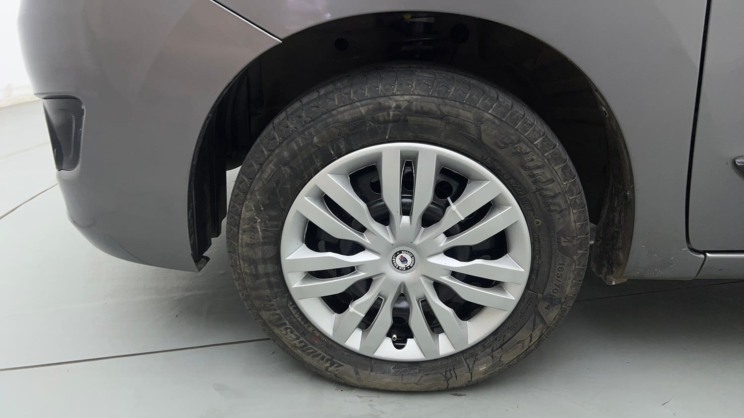 Used 2016 Maruti Suzuki Wagon R 1.0 VXI AMT Petrol Automatic tyres LEFT FRONT TYRE RIM VIEW